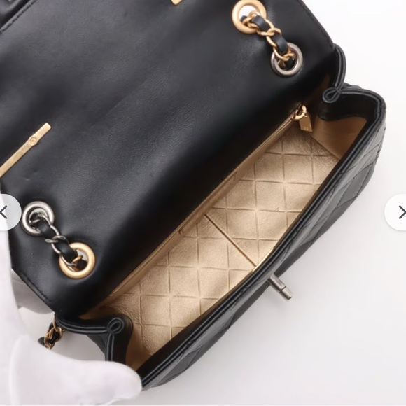 Chanel Black Quilted Coco flips Rectangular Shoulder Bag with Gold Accents - Picture 4 of 7